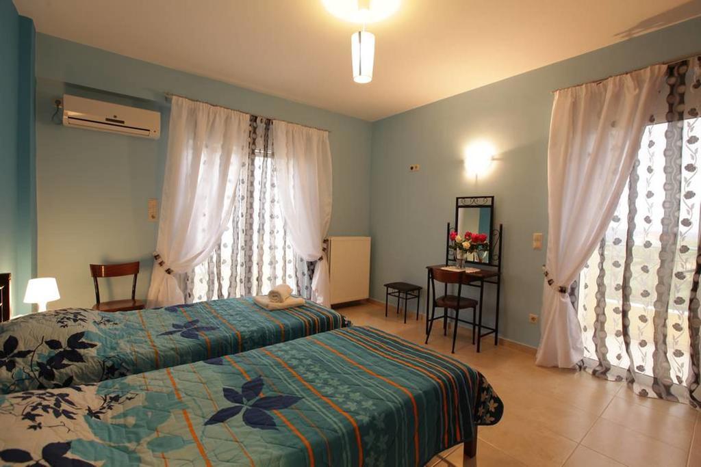 Villa Christine - Maisonettes With Fireplace Aliveri Phòng bức ảnh